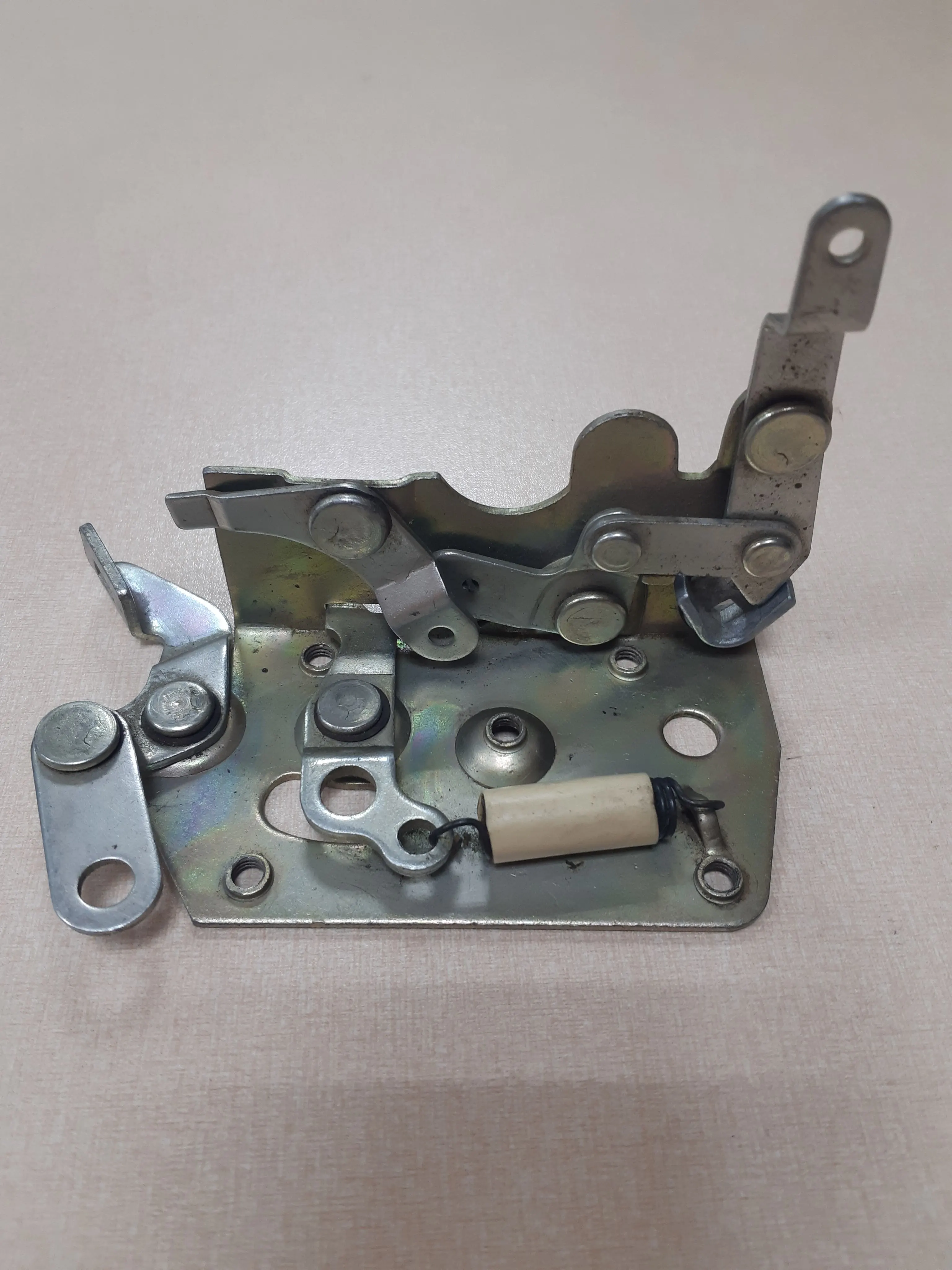 Замок двери ГАЗ 3307 правой
