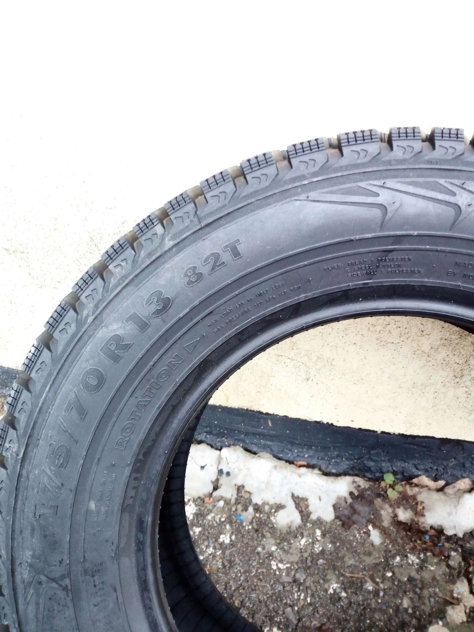 Автошина R13 175/70 Ikon Tyres Nordman 5 82T шип