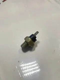Датчик давления масла (аварийный) ГАЗ, УАЗ и др. под клемму (ММ111Д); ЭМИ